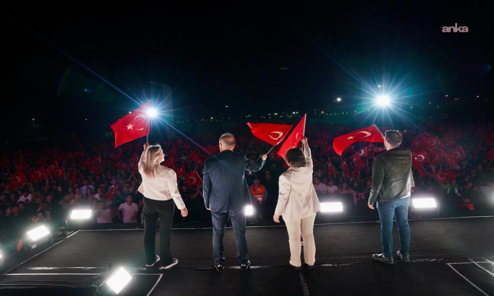 İmamoğlu'ndan gençlere mesaj: Türkiye'nin ve Cumhuriyetimizin muhafızları olacağız, başaracağız