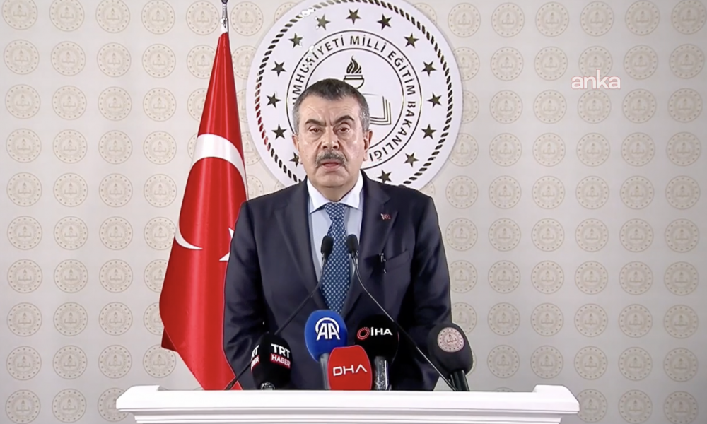 Bakan Tekin, okullarda alınacak önlemleri açıkladı: Siber devriye faaliyetlerine ağırlık verilecek, yapay zeka destekli erken uyarı sistemi oluşturulacak, velilere yönelik destek hattı devreye alınacak