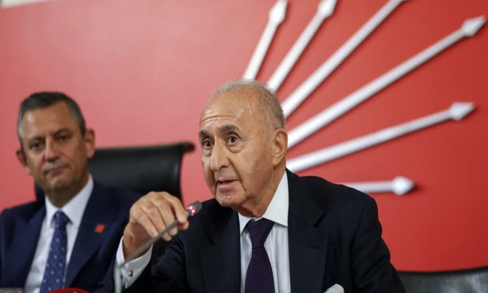 Hikmet Çetin yoğun bakıma kaldırıldı