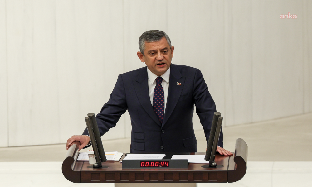 TBMM Genel Kurulu 23 Nisan Özel Oturumunda Özgür Özel: “Bizi iyi tanıyın. Biz, boynumuzu veririz ama boyun eğmeyiz. Bir avuç darbeciye teslim olmayız”