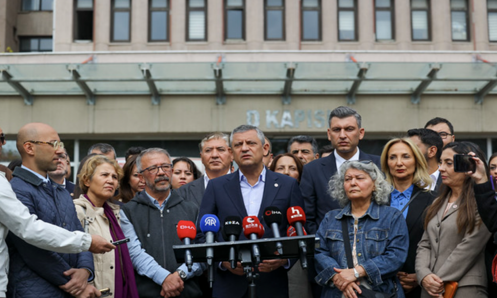 Özgür Özel'den 