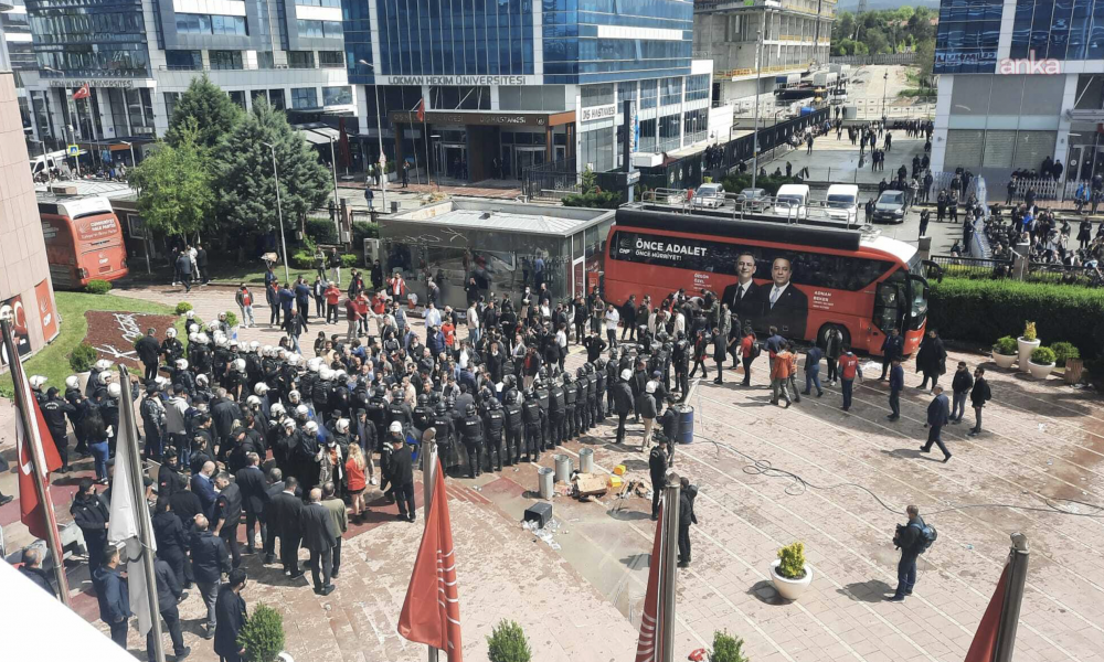 CHP Genel Merkezi’ne Polis Müdahalesi Dış Basında: “Demokratik Gerileme” Tartışmaları Öne Çıktı