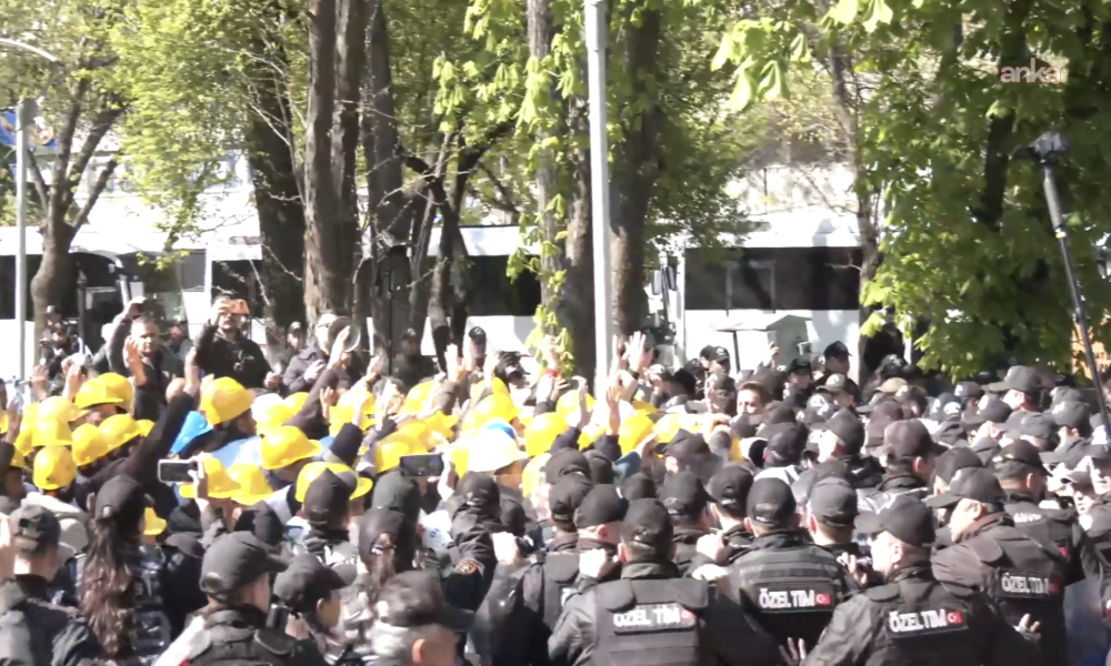 Doruk Madencilik işçilerinin Enerji ve Tabii Kaynaklar Bakanlığı'na yürümesine polis engeli