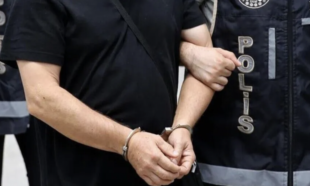 İzmir'de uluslararası uyuşturucu çetesine operasyon: 1 milyar liralık mal varlığına el konuldu