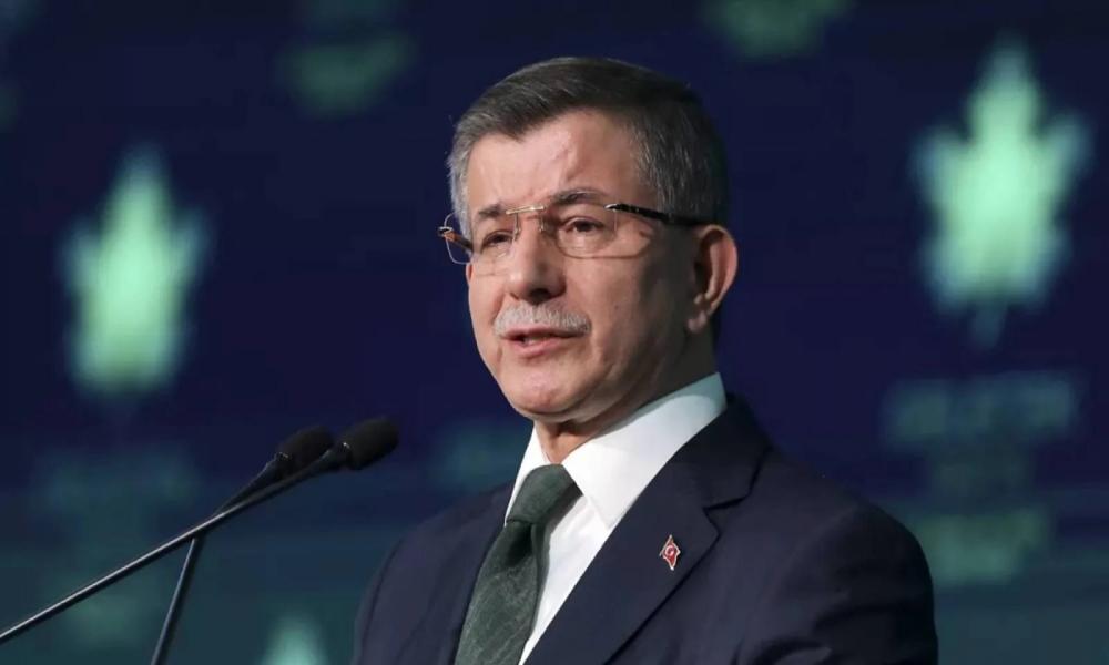 Ahmet Davutoğlu, partisini feshederek siyaseti bıraktığını duyurdu