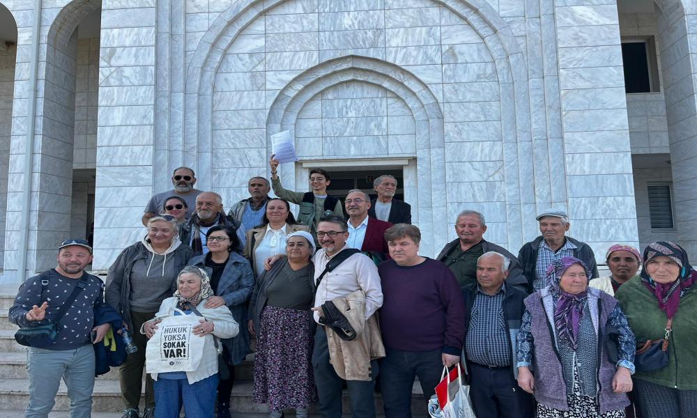 Akbelen’de nöbet tutan köylüler 