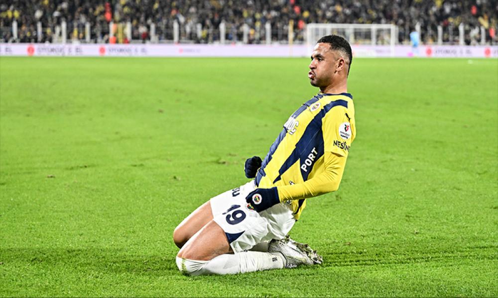 Fenerbahçe'de En Nesyri uçuşa geçti