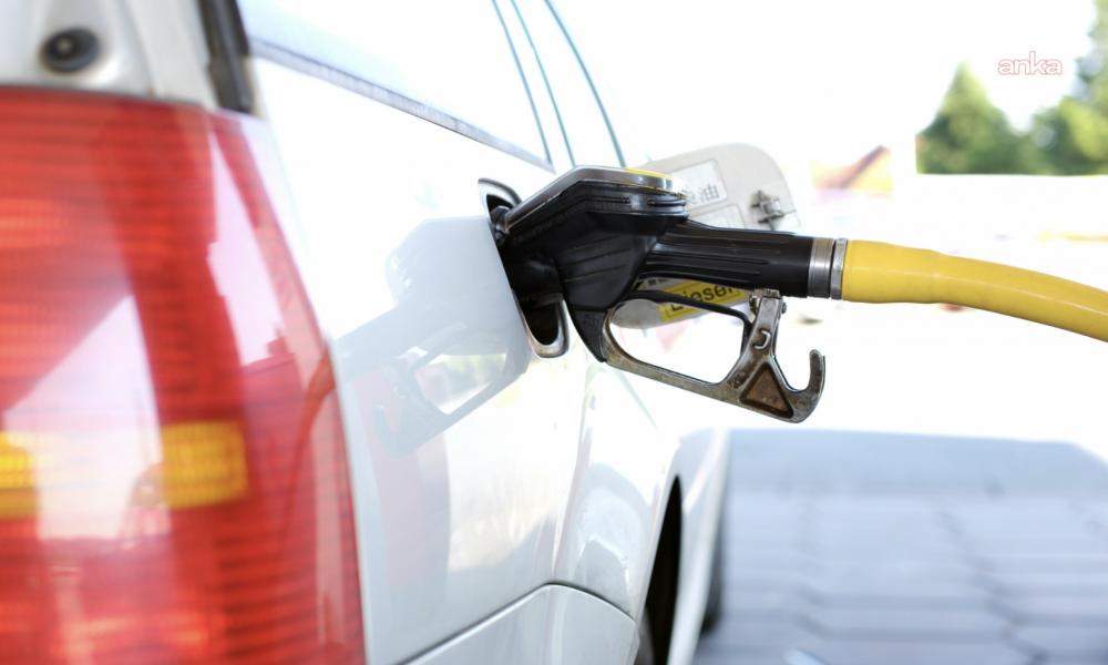 Motorine 7 TL 80 kuruş, benzine 60 kuruş zam yapıldı