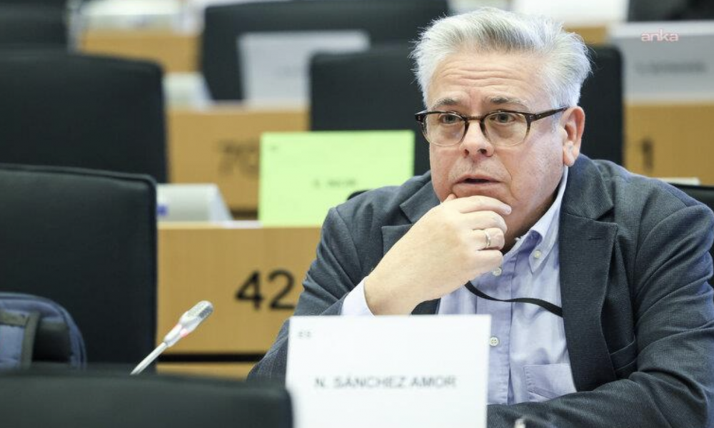 AP Raportörü Amor’dan Ataşehir Belediye Başkanı’nın gözaltına alınmasına tepki