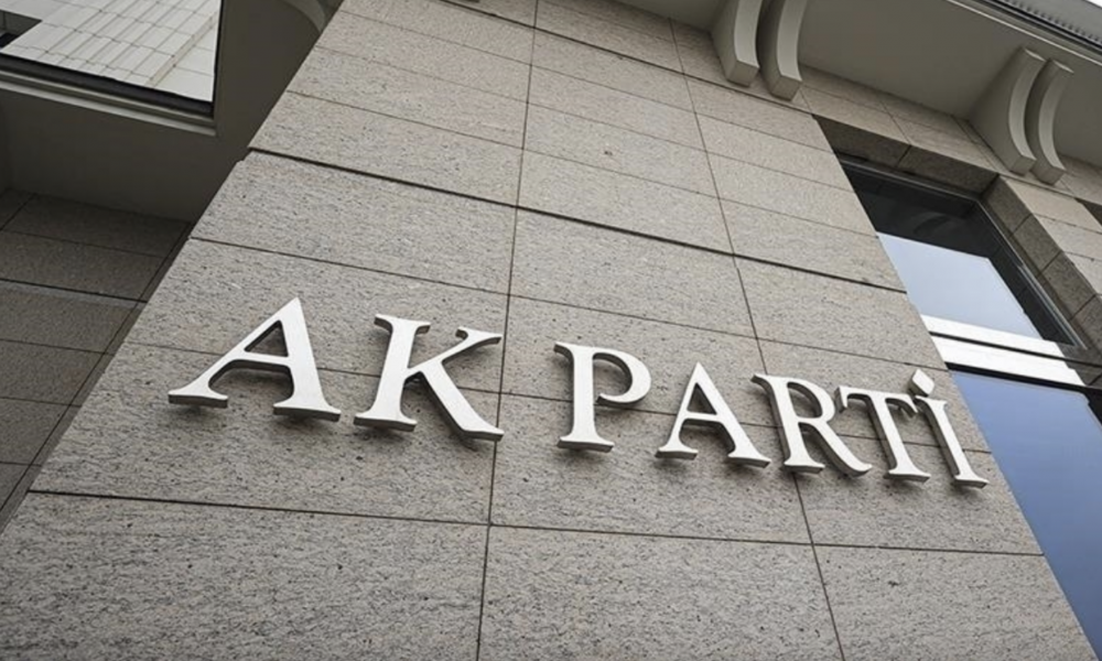 Şamil Tayyar 'devam edecek' demişti: AKP'den 8. istifa