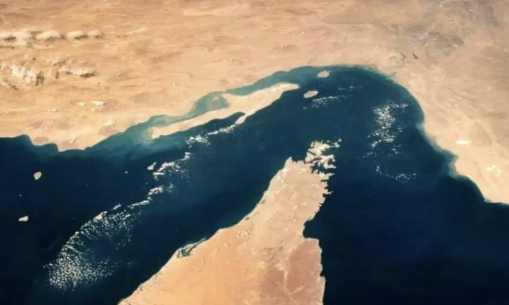 İran, Hürmüz Boğazı’nı yeniden kapatma kararı aldı