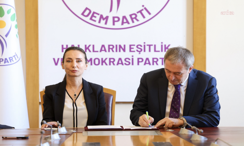 DEM Parti Eş Genel Başkanı Bakırhan: Şimdiden yasa 86 milyona hayırlı olsun