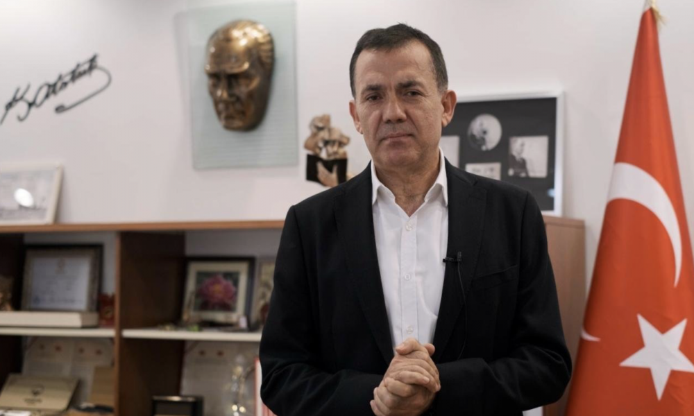 Mersin Yenişehir Belediyesi'ne operasyon... Başkan Özyiğit: 