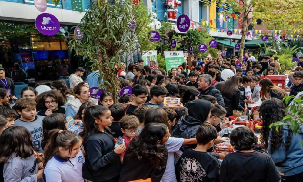 Adana’nın sivil toplum kuruluşları bu fuarda öğrencilerle buluştu: Dersimiz sosyal sorumluluk