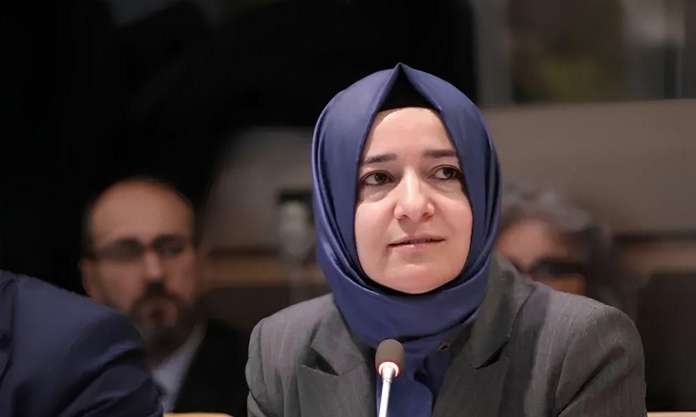 Fon iddialarına adı karışan AKP'li Fatma Betül Sayan ve eşi, Özata Denizcilik hisselerinden elde ettikleri 2,2 milyar lirayı iade etti