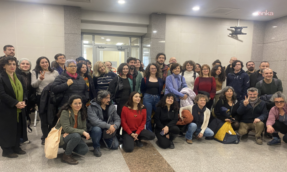 LeMan dergisine saldıranlara tepki gösterdiği için 195 gün tutuklu kalan akademisyen Aslı Aydemir, 223 gün sonra ilk kez hakim karşısında