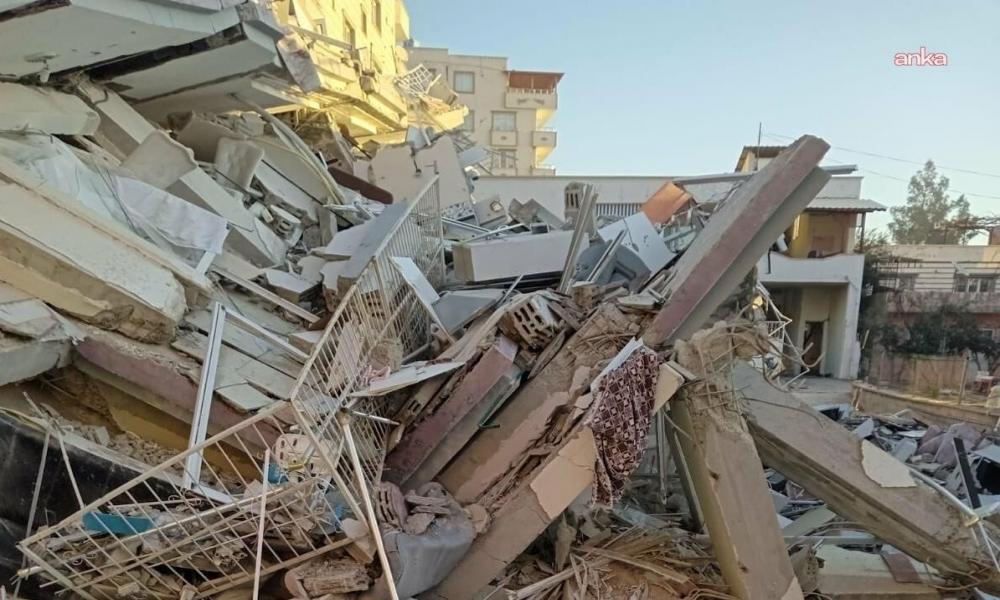 Depremde 67 kişinin yaşamını yitirdiği Yunus Kaya Apartmanı davasında gelişme; AKP'li müteahhit ve diğer sanık için 