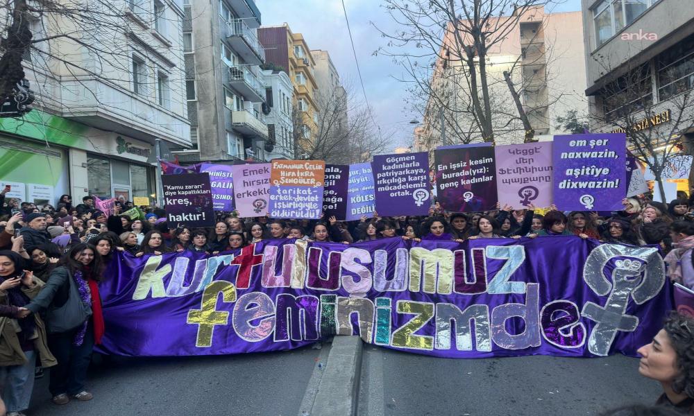 İstanbul’da Feminist Gece Yürüyüşü: Susmuyoruz, korkmuyoruz, itaat etmiyoruz