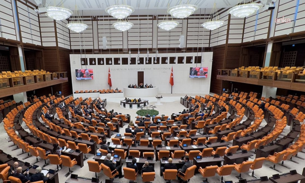 CHP, memurlar için sicil affını içeren kanun teklifini TBMM'ye sundu