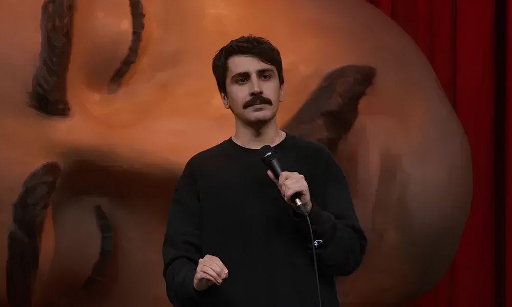 Komedyen Deniz Göktaş'a 1 yıl 7 ay 5 gün hapis cezası ve tahliye