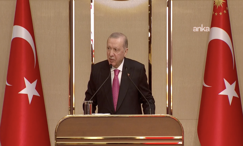 Cumhurbaşkanı Erdoğan, gençlerle iftarda bir araya geldi: Hiç kimse kılık kıyafetinizden, inancınızdan, siyasi görüşünüzden dolayı size parmak sallayamaz