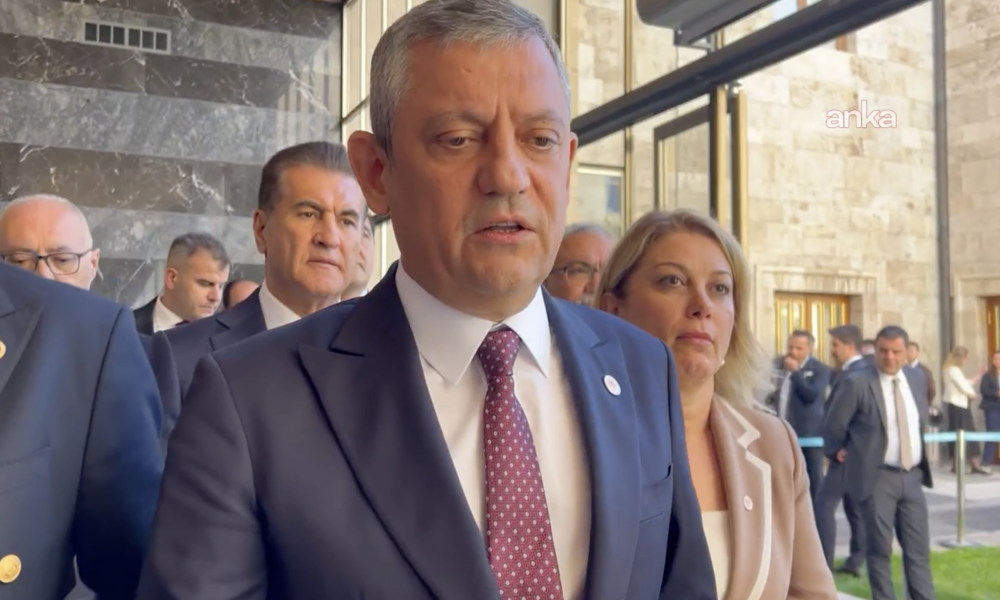 YENİ Parti, Genel Kurul Salonu’nu terk etti... Özgür Özel: “Partimize darbe yapan birini dinlemeye harcayacak vaktimiz yok”