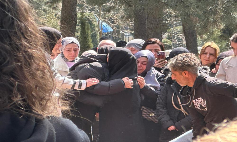 Fatma Nur Çelik ve kızı Hifa İkra toprağa verildi: Şırıngayla beslenen, bir böbreği olmayan, her an ölme riskiyle karşı karşıya kalan bir çocuktan bahsediyoruz