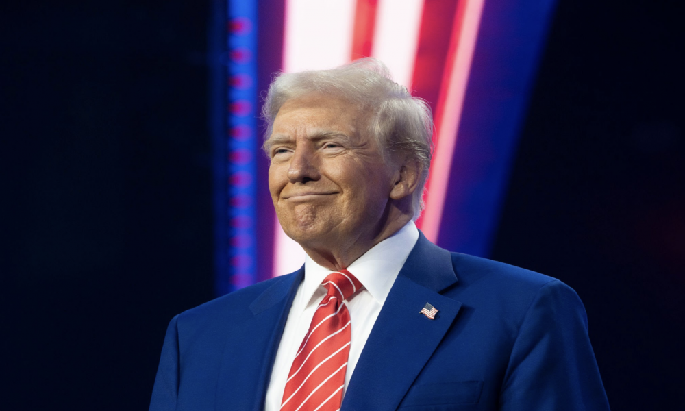 Trump, 80. doğum gününde Beyaz Saray'ın bahçesinde dövüş organize edecek!