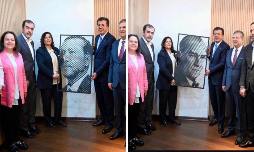 CHP'den AKP'ye geçen Özlem Çerçioğlu’na bir tarafı Atatürk, diğer tarafı Erdoğan olan tablo hediye edildi