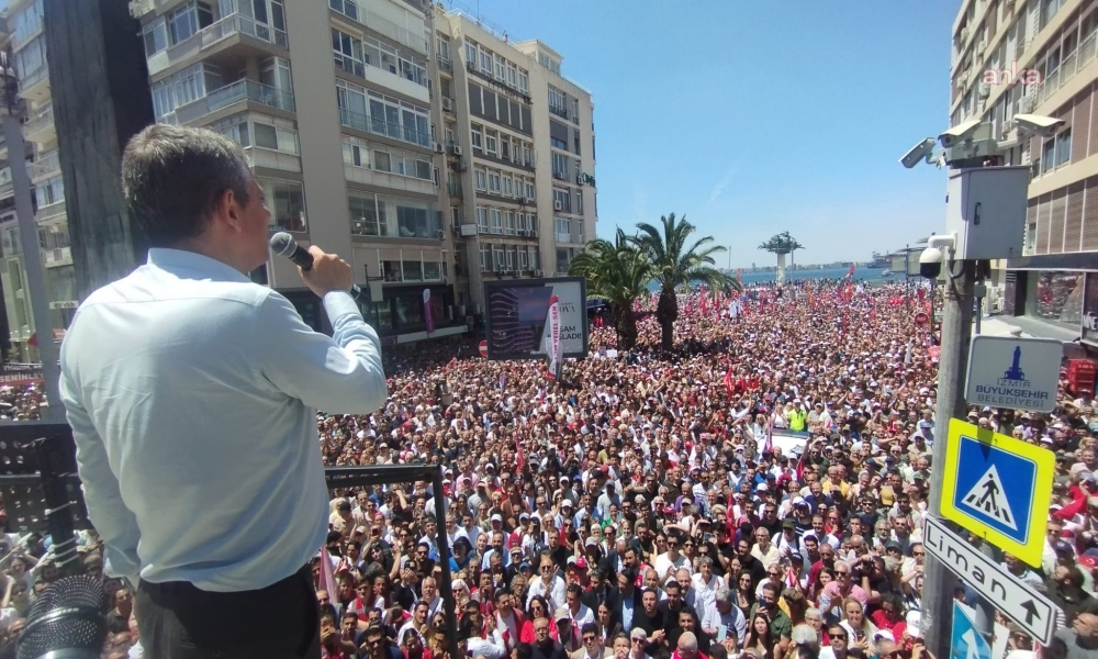 Özgür Özel İzmir’de: İlk kez bugün bu sokaklarda büyük bir öfke görüyorum
