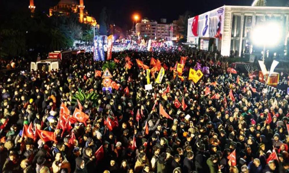 İstanbul ve Eskişehir'de ev baskınları; gözaltılar var