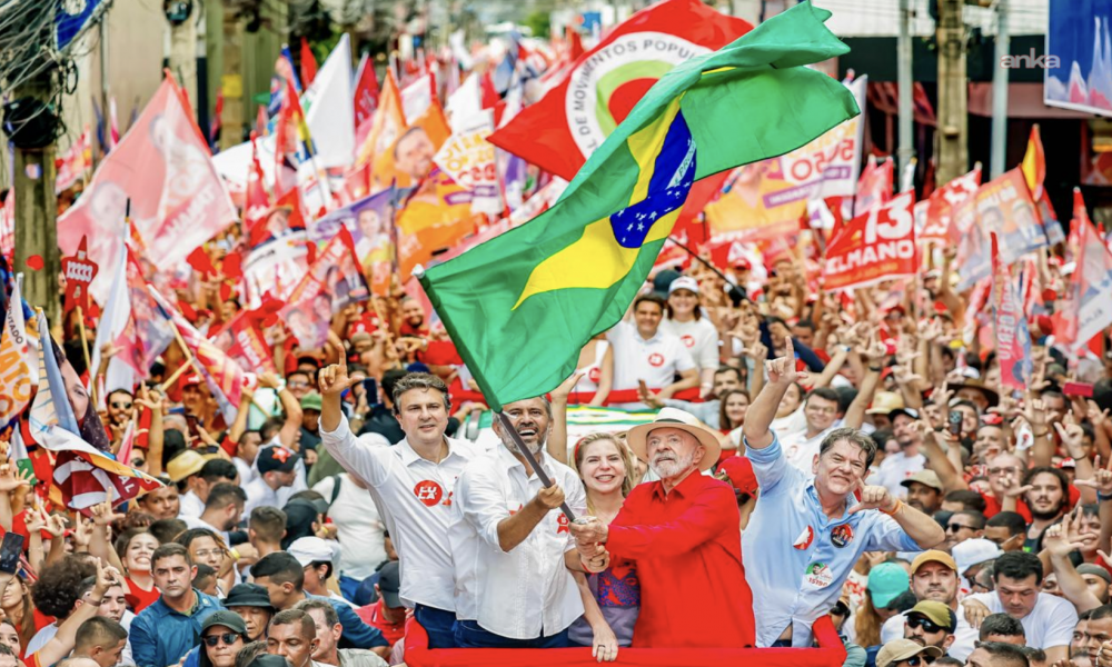 Brezilya'da seçim ikinci tura kaldı: İlk turu Bolsonaro'nun oğlu önde tamamladı