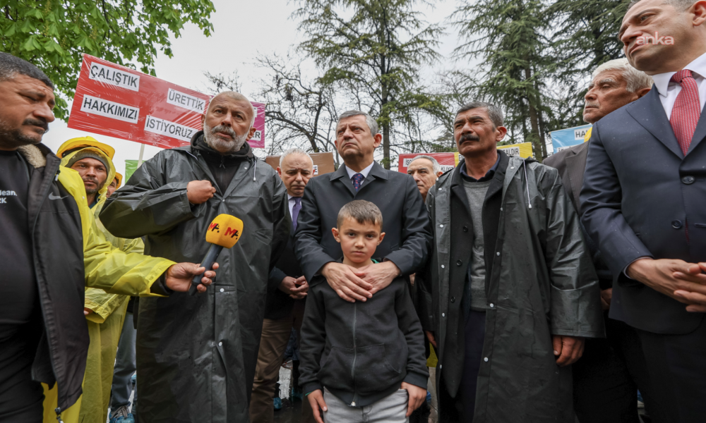 Özgür Özel'den Kurtuluş Parkı'nda açlık grevindeki madencilere ziyaret: 