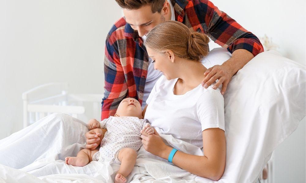 Yeni düzenleme yolda; anneye 24 hafta, babaya 15 gün doğum izni geliyor