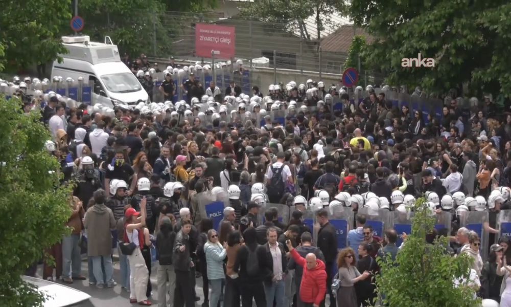 Kapatılan Bilgi Üniversitesi’nde Eyleme Polis Ablukası