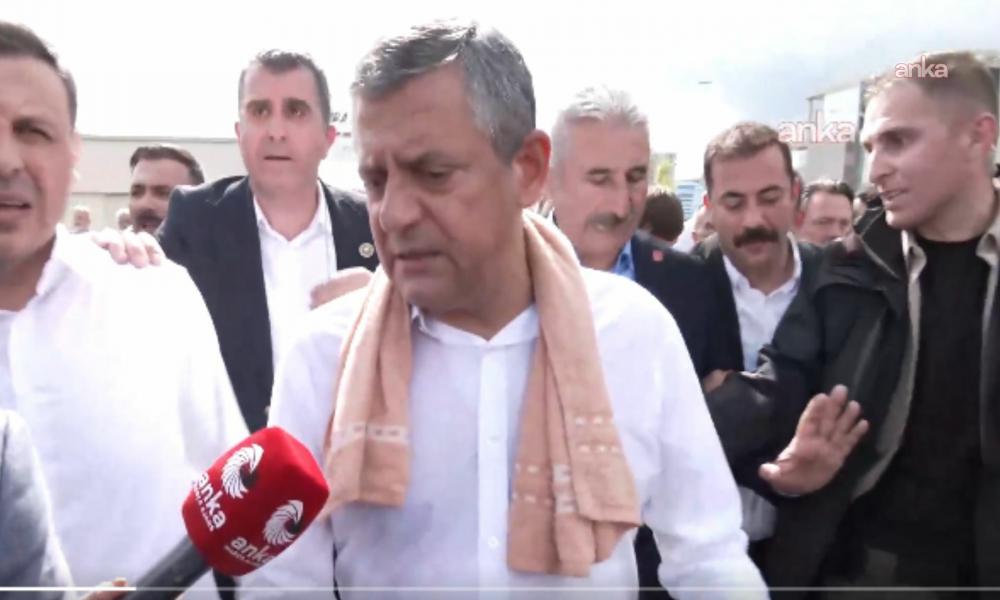 CHP Genel Merkezi Polis Müdahalesinin Ardından Boşaltıldı: Özgür Özel Meclis’e Yürüyor
