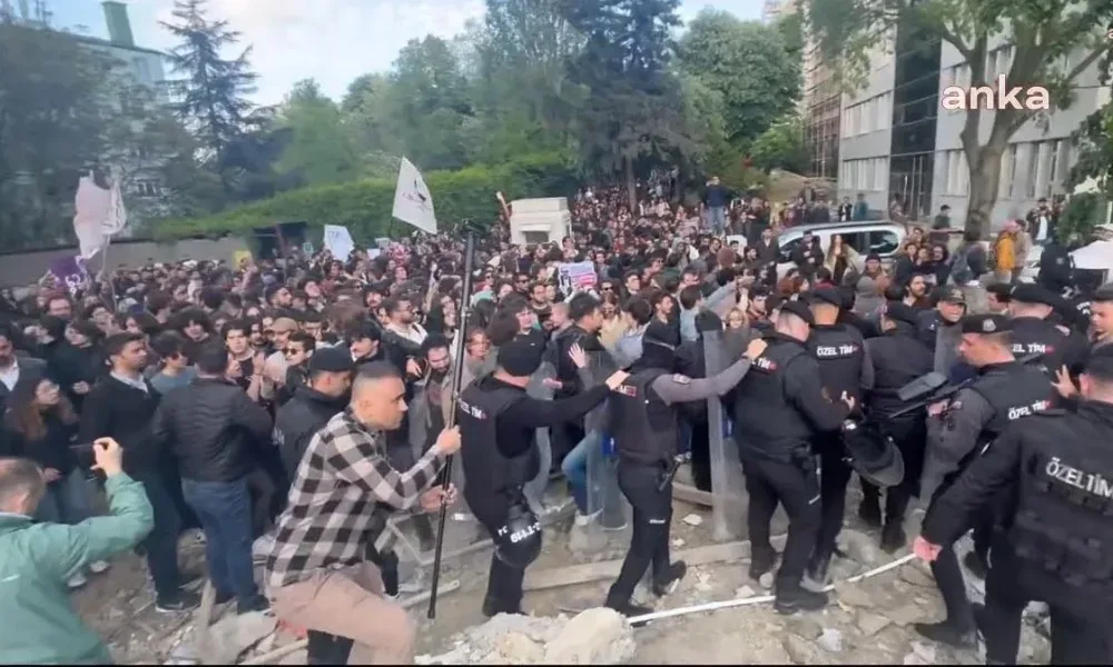 Boğaziçi protestosu davasında savcı gazeteci Can Öztürk’ün beraatini istedi