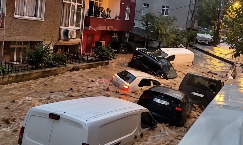 İstanbul'da sel felaketinde hayatını kaybedenlerin sayısı 6'ya yükseldi